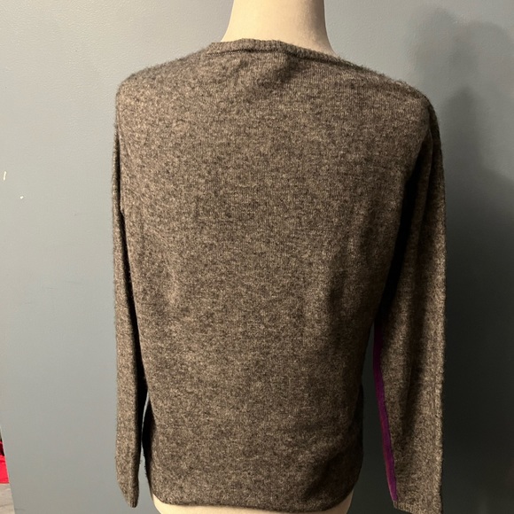 Wool/Cashmere Sweater w/ a Big Heart - Picture 12 of 12